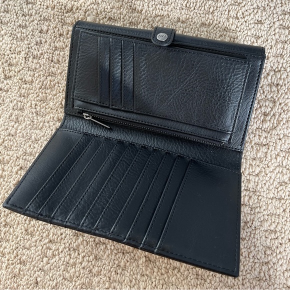 Matt and Nat Wallet - Picture 4 of 4